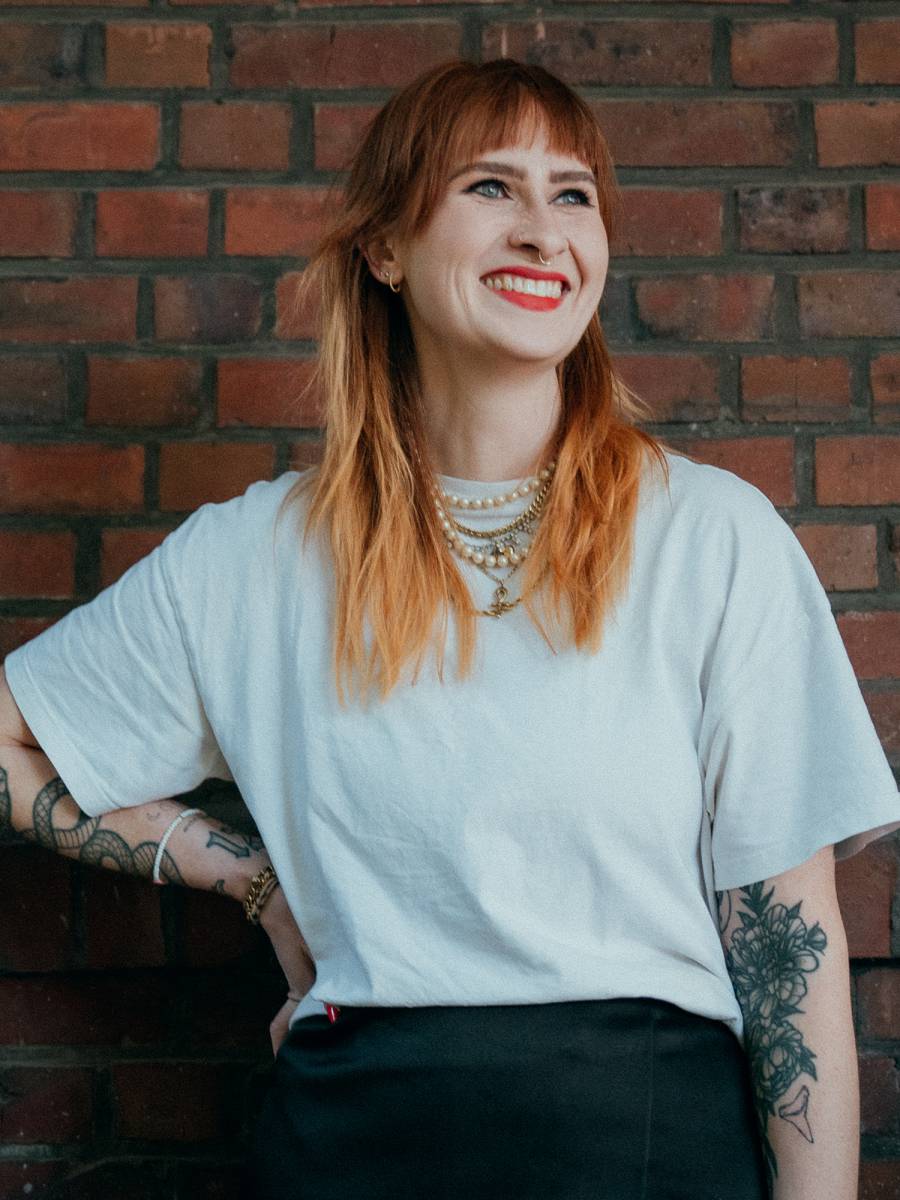 Malina Vau • Artist Image